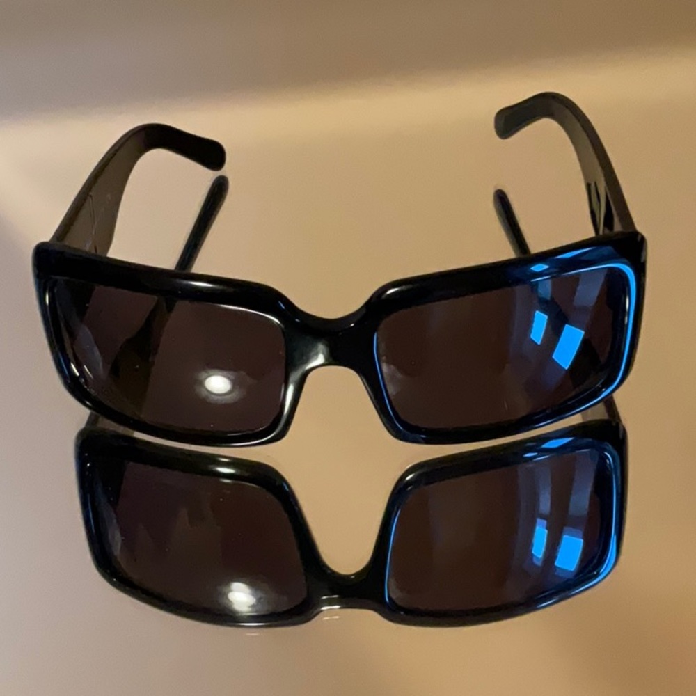 Versace sunglasses - Picture 3 of 8